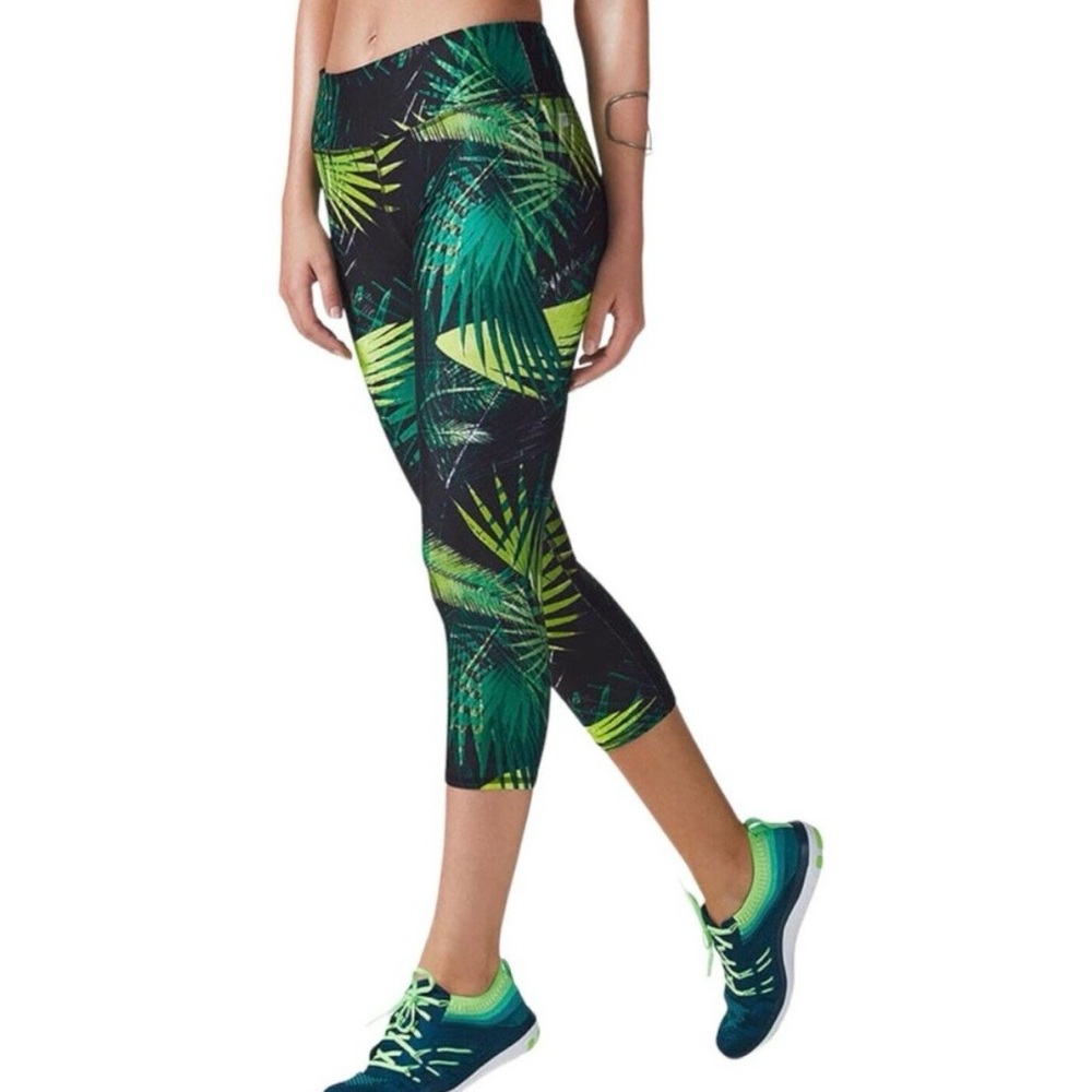 FABLETICS Black Green Salar Capri‎ Palm Leaf Print Cropped Gym Leggings Size XS